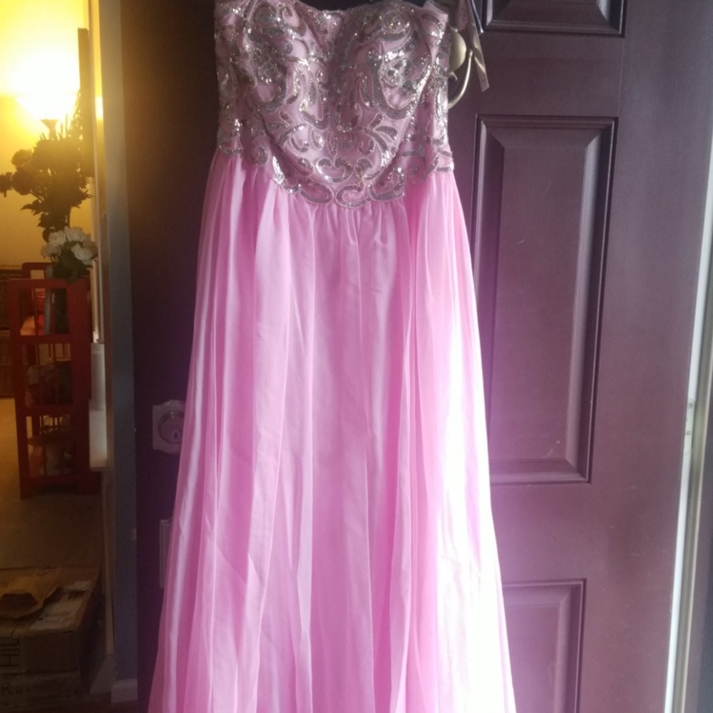 Strapless chiffon dress